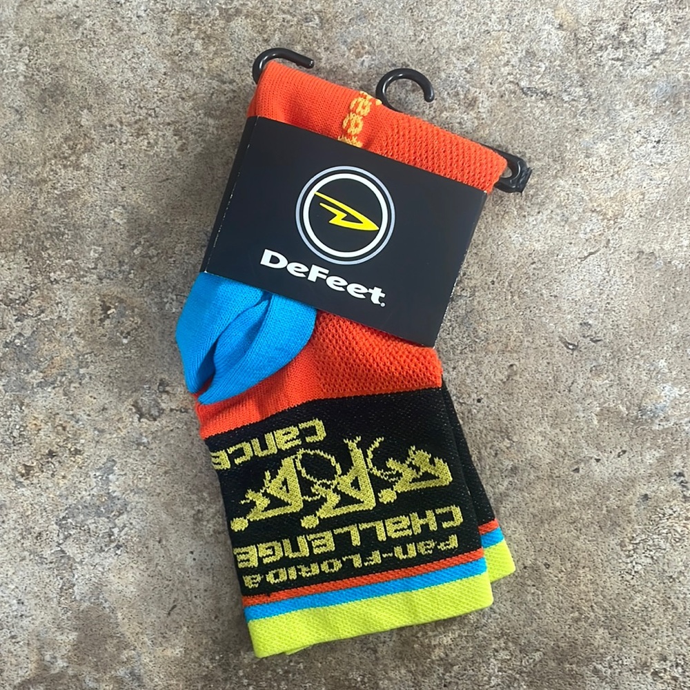 DeFeet socks NWT medium